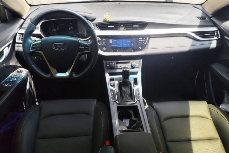 Used Geely Auto Emgrand 2018 1.5L CVT Upward Connect Edition Center Console