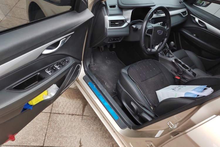 Used Geely Auto Emgrand 2018 1.5L Manual Upward Connect Edition Driver Seat