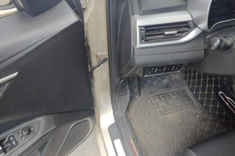 Used Geely Auto Emgrand 2018 1.5L CVT Upward Connect Edition Driver Seat