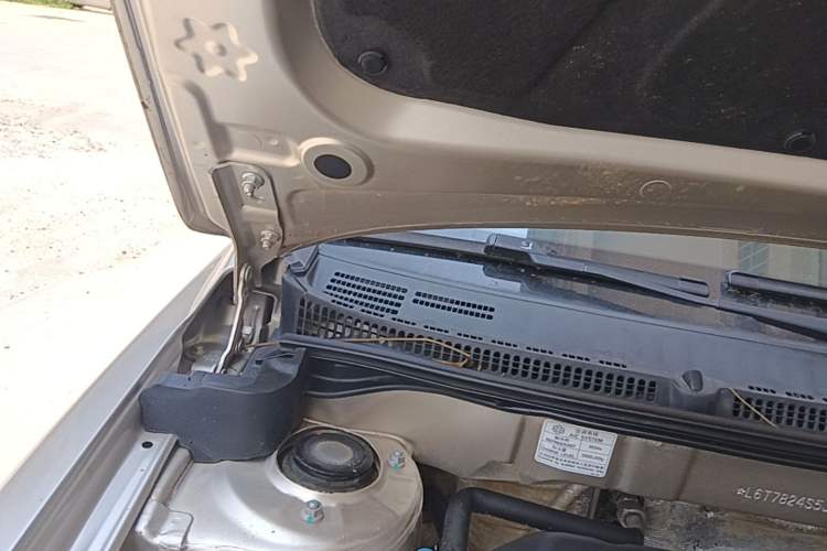 Used Geely Auto Emgrand 2018 1.5L Manual Upward Connect Edition Engine Bay Right