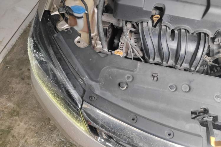 Used Geely Auto Emgrand 2018 1.5L CVT Luxury Model Engine Bay Right