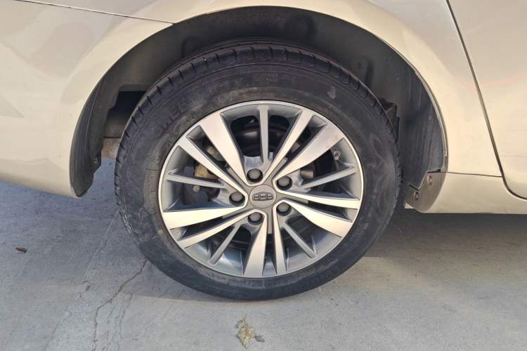 Used Geely Auto Emgrand 2018 1.5L CVT Upward Connect Edition Exterior 4