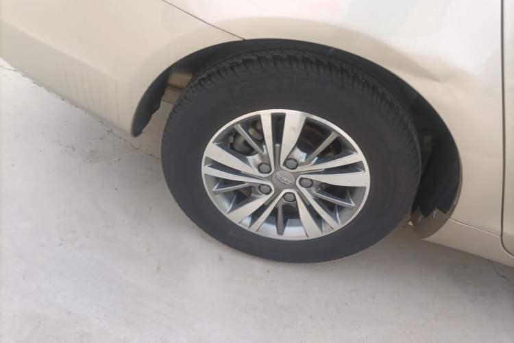Used Geely Auto Emgrand 2018 1.5L Manual Luxury Model Exterior 8