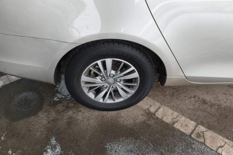 Used Geely Auto Emgrand 2018 1.5L Manual Luxury Model Exterior 8