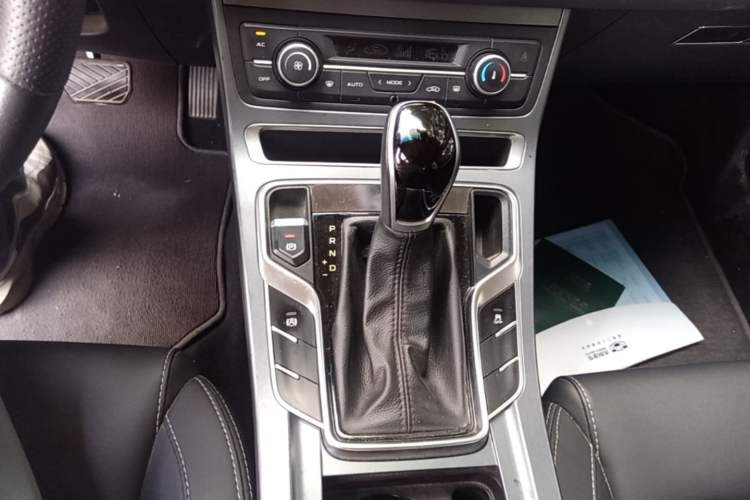 Used Geely Auto Emgrand 2018 1.5L CVT Upward Connect Edition Gear Lever