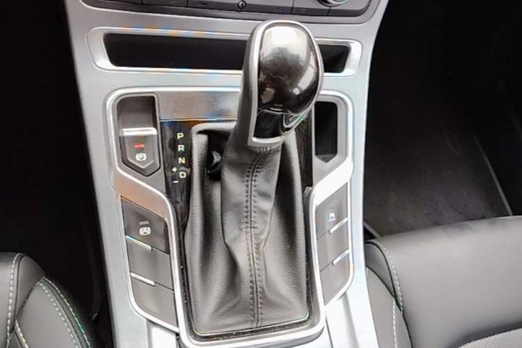 Used Geely Auto Emgrand 2018 1.5L CVT Upward Connect Edition Gear Lever