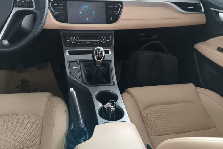 Used Geely Auto Emgrand 2018 1.5L Manual Luxury Model Gear Lever