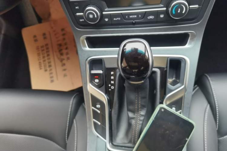 Used Geely Auto Emgrand 2018 1.5L CVT Upward Connect Edition Gear Lever