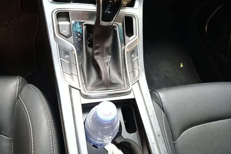 Used Geely Auto Emgrand 2018 1.5L CVT Upward Connect Edition Gear Lever