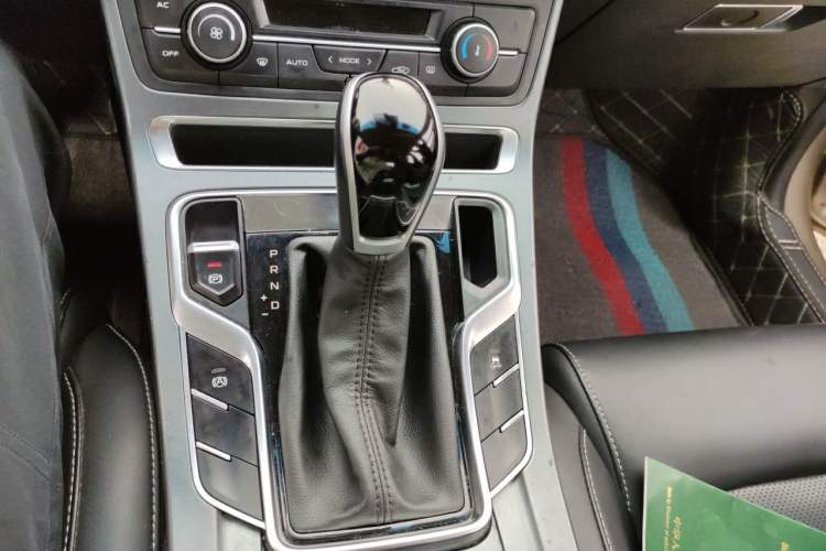 Used Geely Auto Emgrand 2018 1.5L CVT Upward Connect Edition Gear Lever