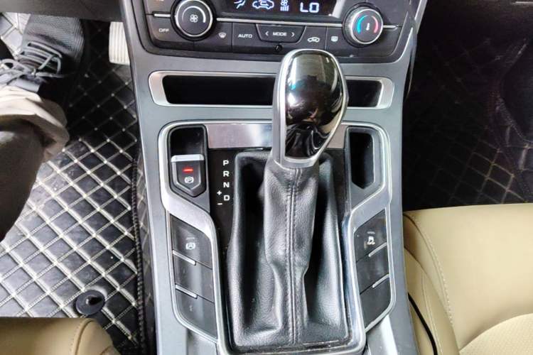 Used Geely Auto Emgrand 2018 1.5L CVT Luxury Model Gear Lever