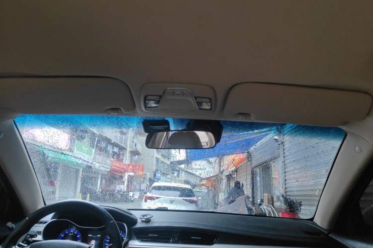 Used Geely Auto Emgrand 2018 1.5L CVT Luxury Model Headliner