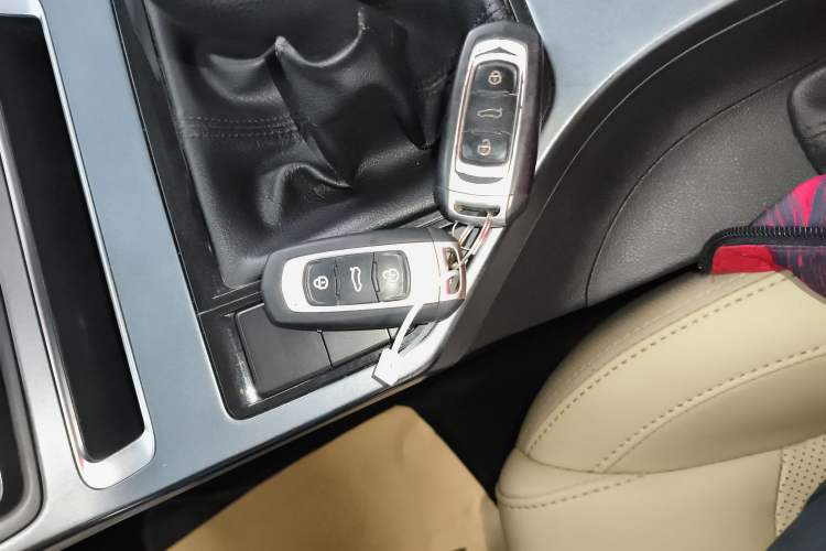 Used Geely Auto Emgrand 2018 1.5L Manual Luxury Model Interior 1