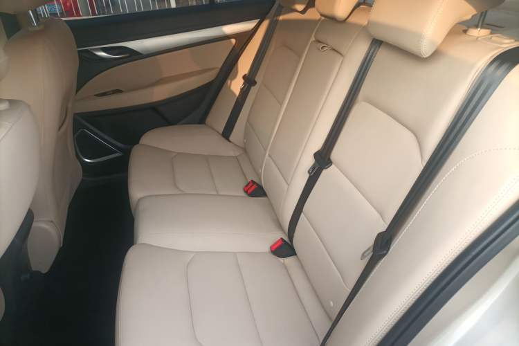Used Geely Auto Emgrand 2018 1.5L Manual Luxury Model Interior 4