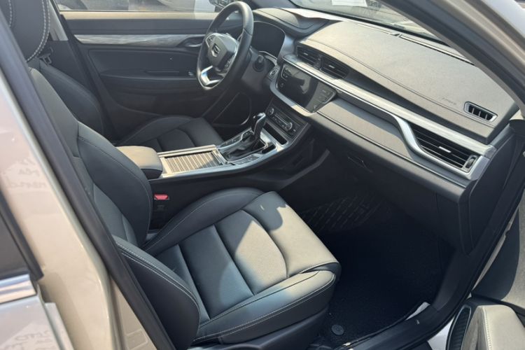 Used Geely Auto Emgrand 2018 1.5L CVT Upward Connect Edition Interior 6