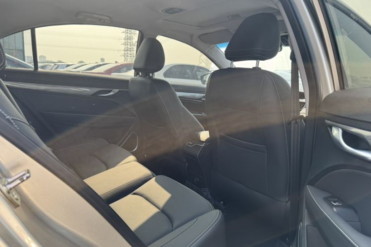 Used Geely Auto Emgrand 2018 1.5L CVT Upward Connect Edition Interior 7