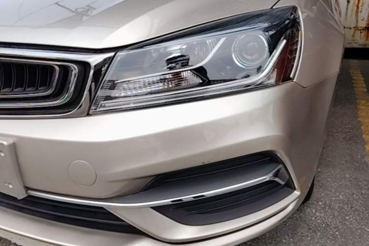 Used Geely Auto Emgrand 2018 1.5L CVT Upward Connect Edition Left Front Headlight