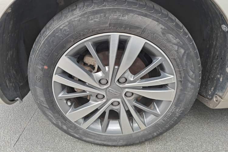Used Geely Auto Emgrand 2018 1.5L Manual Upward Connect Edition Left Front Wheel Hub
