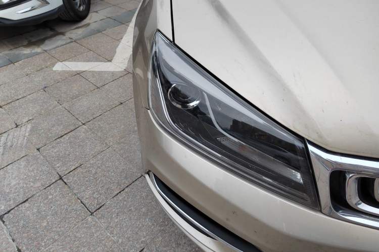 Used Geely Auto Emgrand 2018 1.5L Manual Upward Connect Edition Right Front Headlight