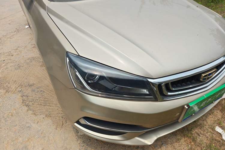 Used Geely Auto Emgrand 2018 1.5L CVT Upward Connect Edition Right Front Headlight