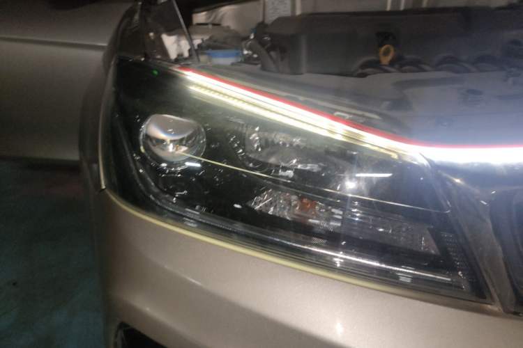 Used Geely Auto Emgrand 2018 1.5L CVT Luxury Model Right Front Headlight