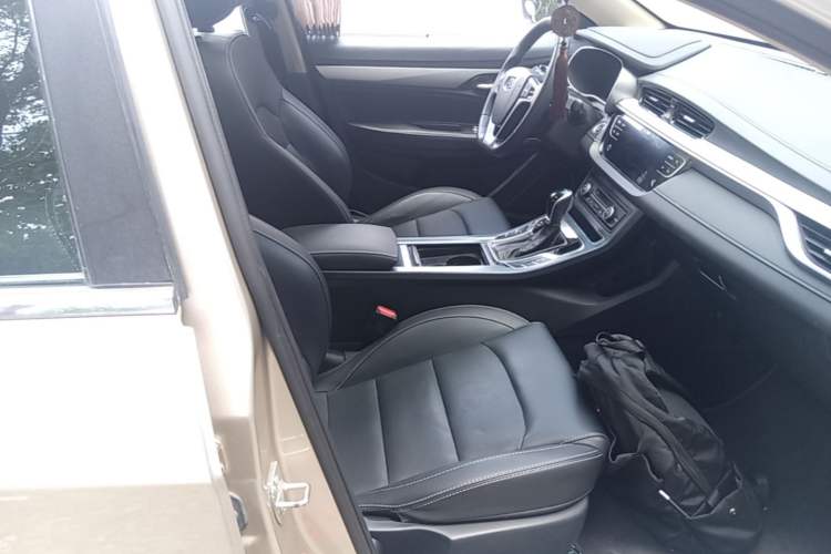 Used Geely Auto Emgrand 2018 1.5L CVT Upward Connect Edition Right Front Seat