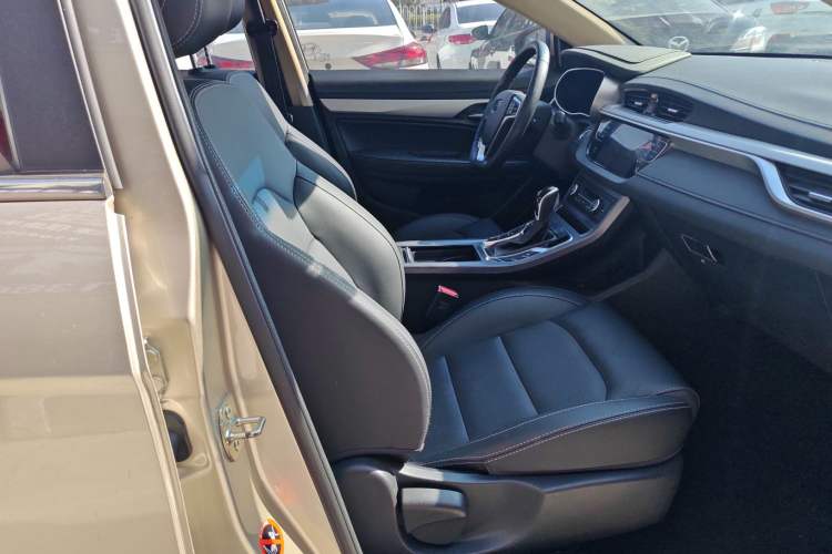 Used Geely Auto Emgrand 2018 1.5L CVT Upward Connect Edition Right Front Seat