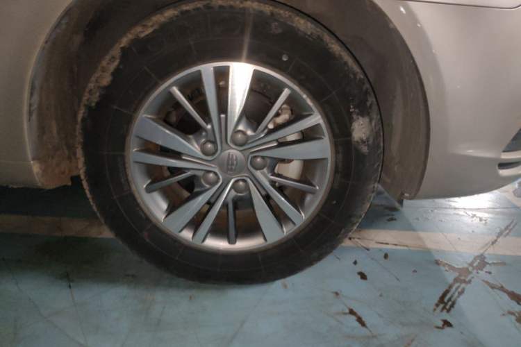 Used Geely Auto Emgrand 2018 1.5L CVT Luxury Model Right Front Wheel Hub