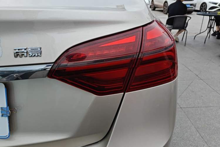 Used Geely Auto Emgrand 2018 1.5L Manual Upward Connect Edition Right Rear Taillight