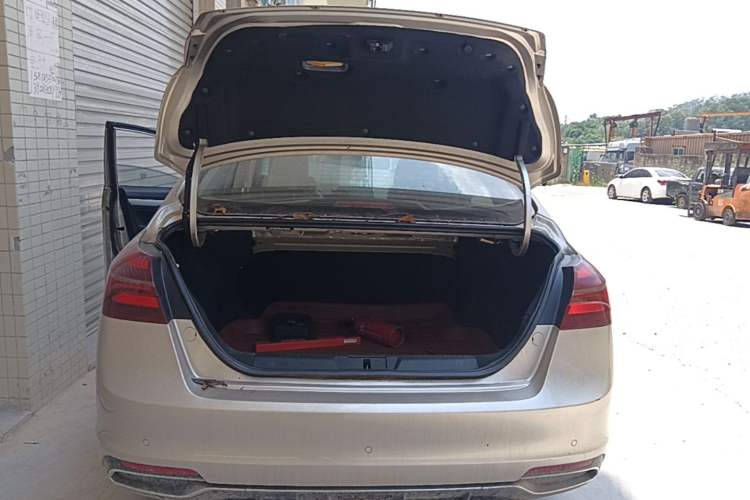 Used Geely Auto Emgrand 2018 1.5L Manual Upward Connect Edition Trunk
