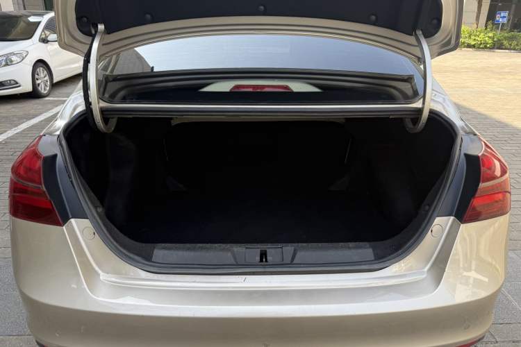 Used Geely Auto Emgrand 2018 1.5L Manual Luxury Model Trunk
