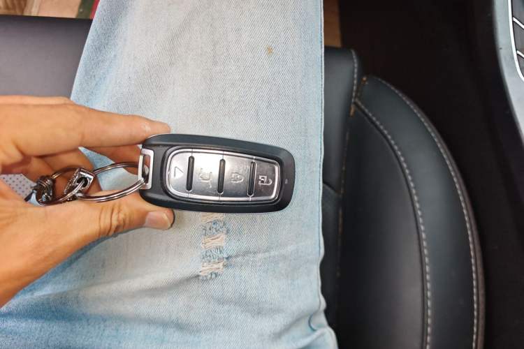 Used Geely Auto Emgrand 2018 1.5L CVT Upward Connect Edition Vehicle Key