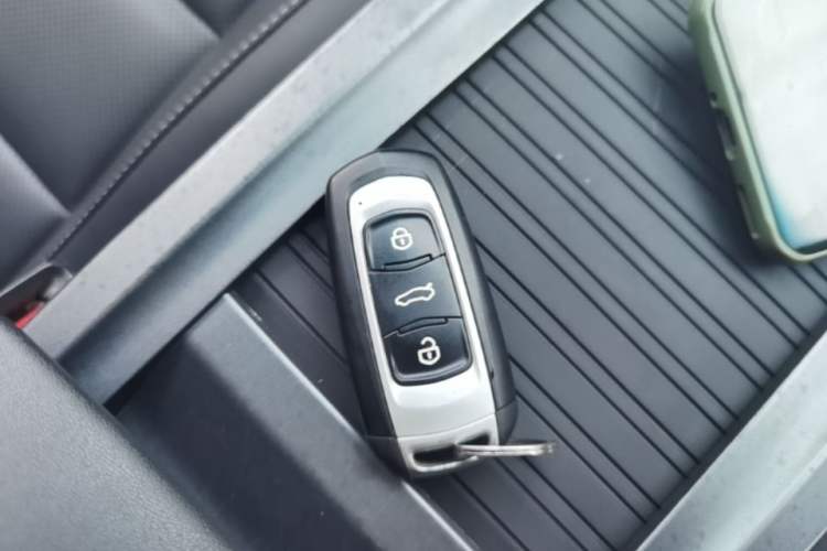 Used Geely Auto Emgrand 2018 1.5L CVT Upward Connect Edition Vehicle Key