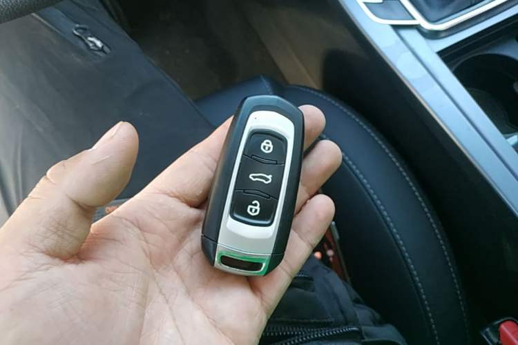 Used Geely Auto Emgrand 2018 1.5L CVT Upward Connect Edition Vehicle Key