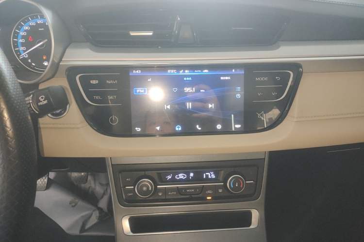 Used Geely Auto Emgrand 2018 1.5L Manual Luxury Model Audio And AC Panel