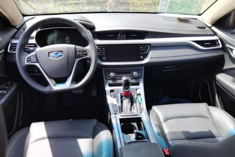 Used Geely Auto Emgrand 2018 1.5L CVT Upward Connect Edition Center Console