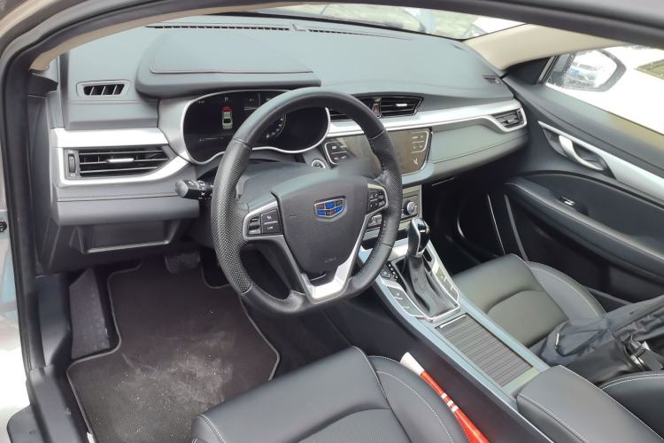 Used Geely Auto Emgrand 2018 1.5L CVT Upward Connect Edition Center Console