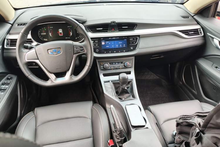 Used Geely Auto Emgrand 2018 1.5L Manual Upward Connect Edition Center Console