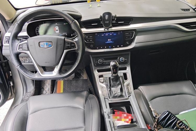 Used Geely Auto Emgrand 2018 1.5L CVT Upward Connect Edition Center Console