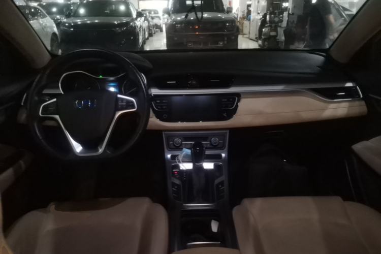 Used Geely Auto Emgrand 2018 1.5L CVT Luxury Model Center Console