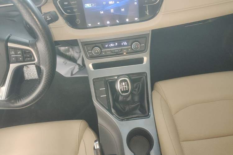 Used Geely Auto Emgrand 2018 1.5L Manual Luxury Model Gear Lever