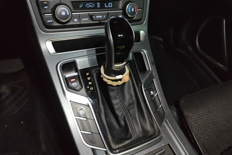 Used Geely Auto Emgrand 2018 1.5L CVT Upward Connect Edition Gear Lever