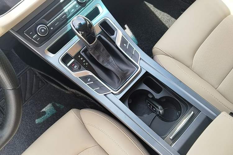 Used Geely Auto Emgrand 2018 1.5L CVT Luxury Model Gear Lever