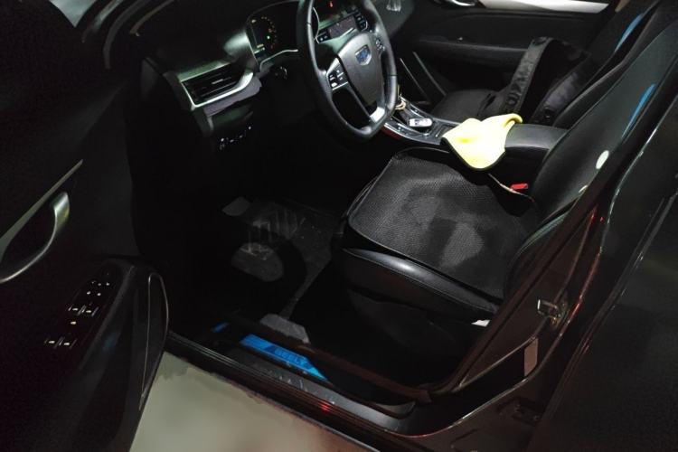 Used Geely Auto Emgrand 2018 1.5L CVT Upward Connect Edition Interior 3