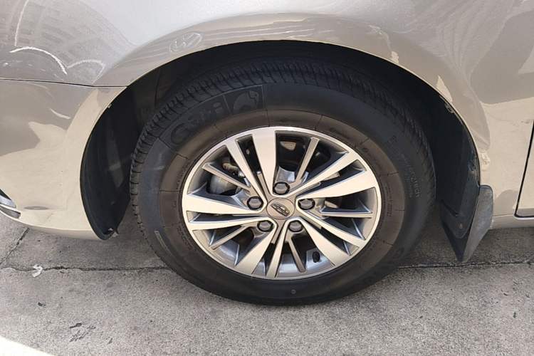 Used Geely Auto Emgrand 2018 1.5L CVT Luxury Model Left Front Wheel Hub