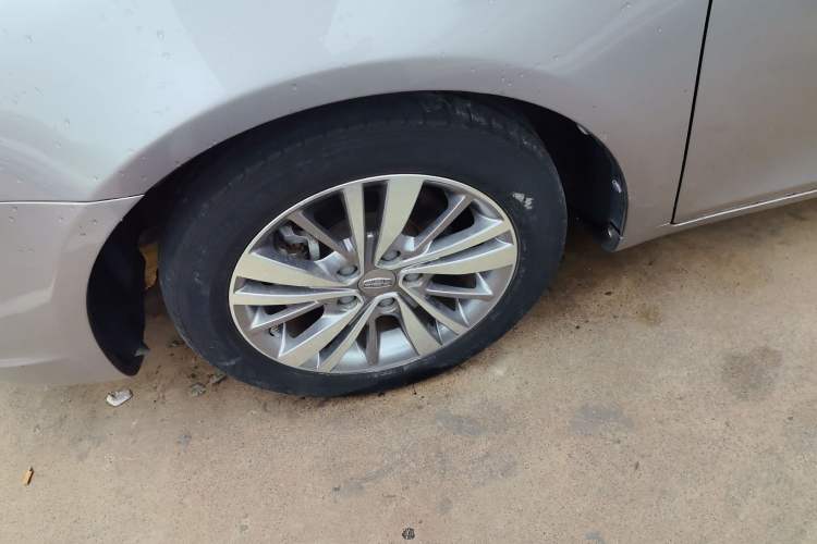 Used Geely Auto Emgrand 2018 1.5L CVT Upward Connect Edition Left Front Wheel Hub