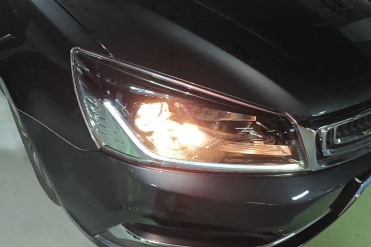 Used Geely Auto Emgrand 2018 1.5L CVT Upward Connect Edition Right Front Headlight