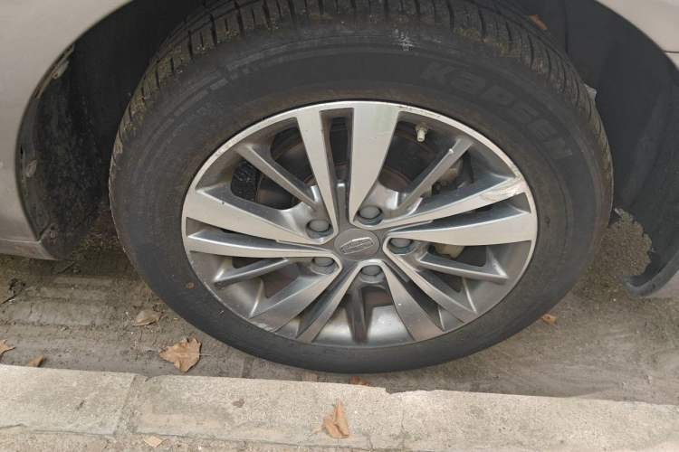 Used Geely Auto Emgrand 2018 1.5L CVT Upward Connect Edition Right Front Wheel Hub
