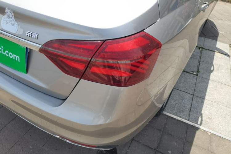 Used Geely Auto Emgrand 2018 1.5L CVT Upward Connect Edition Right Rear Taillight