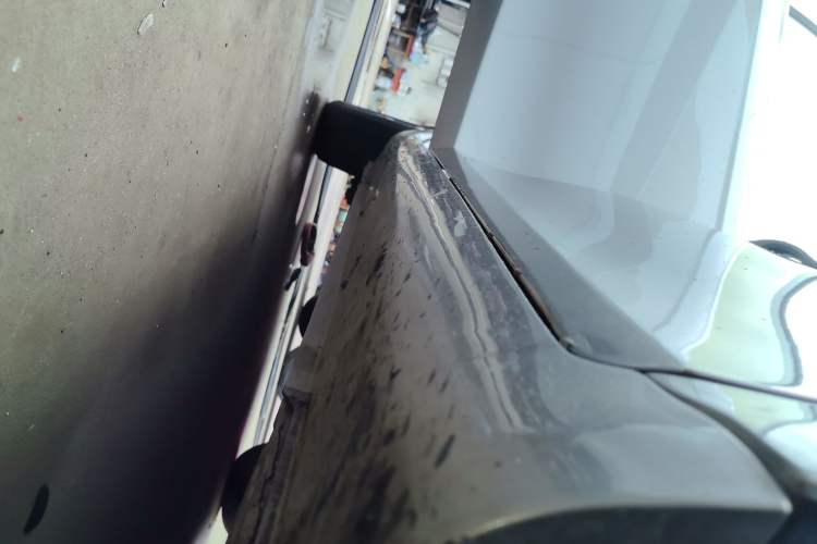 Used Geely Auto Emgrand 2018 1.5L CVT Upward Connect Edition Right Side Sill